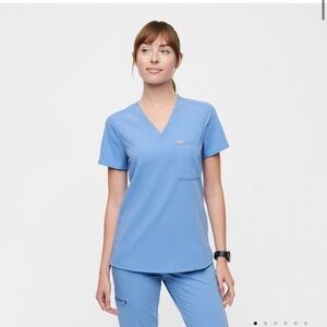 Figs Catarina One Pocket Scrub Top Shirt Womens XS Ceil Blue CBU PO2727 FW1000